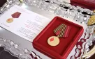 Ветеранам Оренбурга вручили юбилейные медали к 80-летию Победы