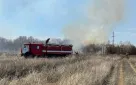 В пригороде Оренбурга тушат природный пожар