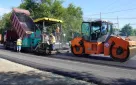 На улице Луганской в Оренбурге укладывают нижний слой асфальта
