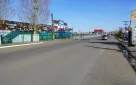 Участок улицы Лесозащитной в Оренбурге, принадлежащий одному из торговых центров, нуждается в ремонте