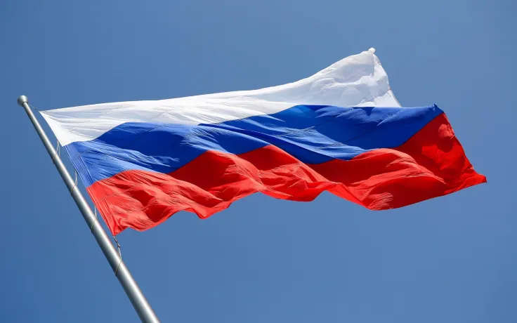 Альберт Юмадилов поздравил оренбуржцев с Днем Государственного флага Российской Федерации
