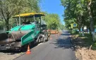 На улице Сергея Лазо в Оренбурге приступили к укладке выравнивающего слоя асфальтобетона