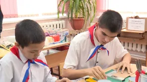 Ребята и педагоги оренбургской коррекционной школы № 13 помогают фронту
