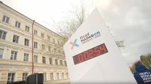 Полумарафон «Оренбург»: вспомним, как это было! Улыбки на старте, поддержка на трассе, триумф на финише!